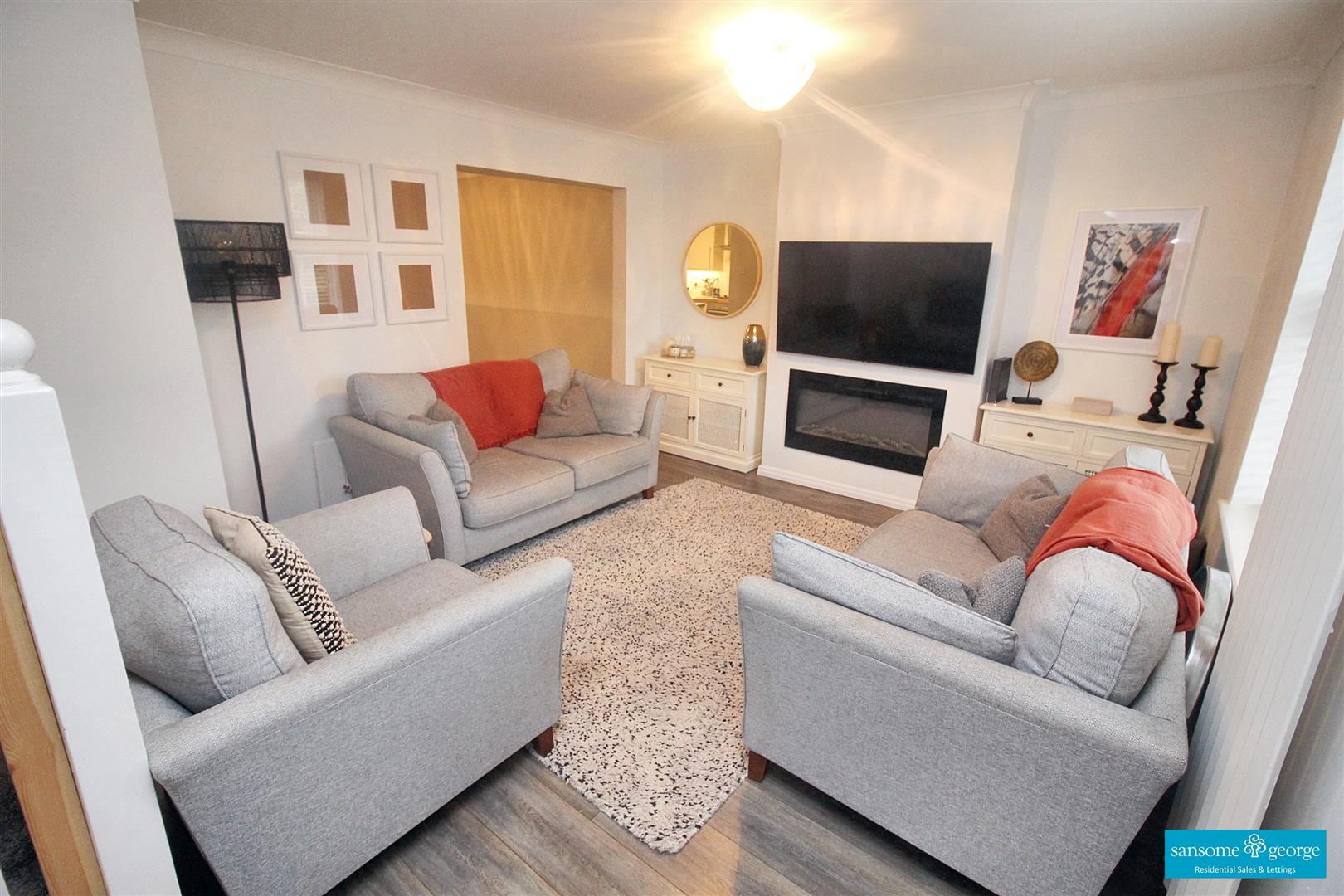 3 bed property in Minton Close, Tilehurst